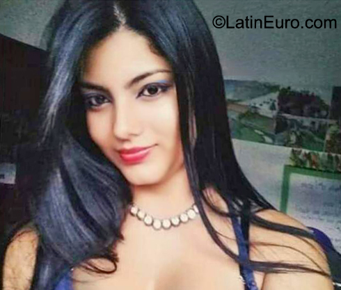 Date this delightful Colombia girl JULIETTA from cali CO31618