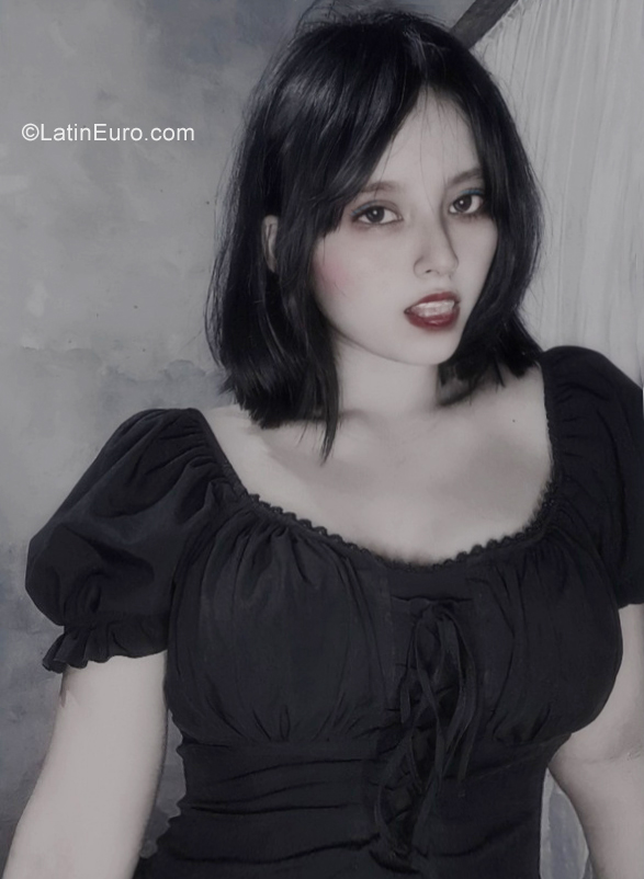 Date this attractive Peru girl Lua from Lima PE1944