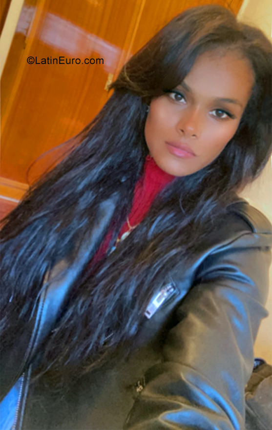 Date this sultry Germany girl Sty from Berlin DE539