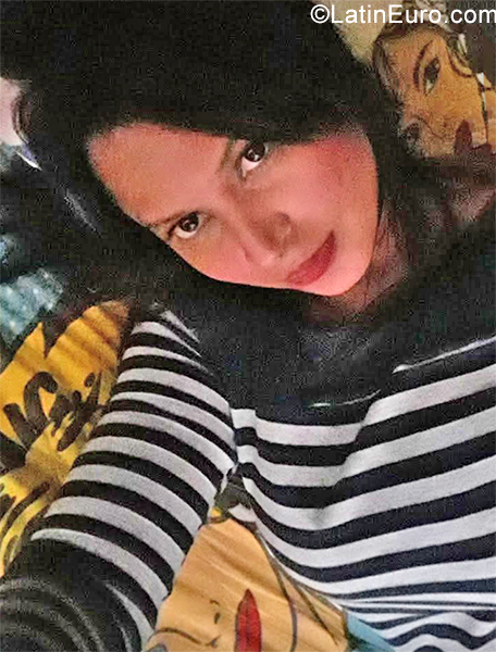 Date this funny Colombia girl Kim from Medellin CO31105
