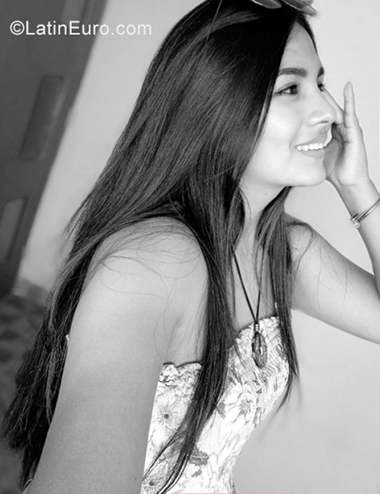 Date this hot Peru girl Mishel from Ica PE1997
