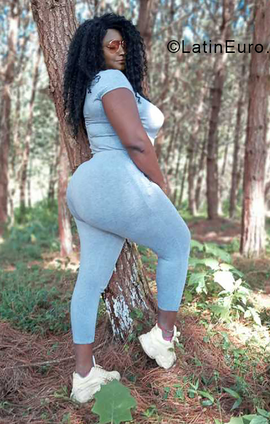 Date this young Colombia girl Daniela from Cali CO31117