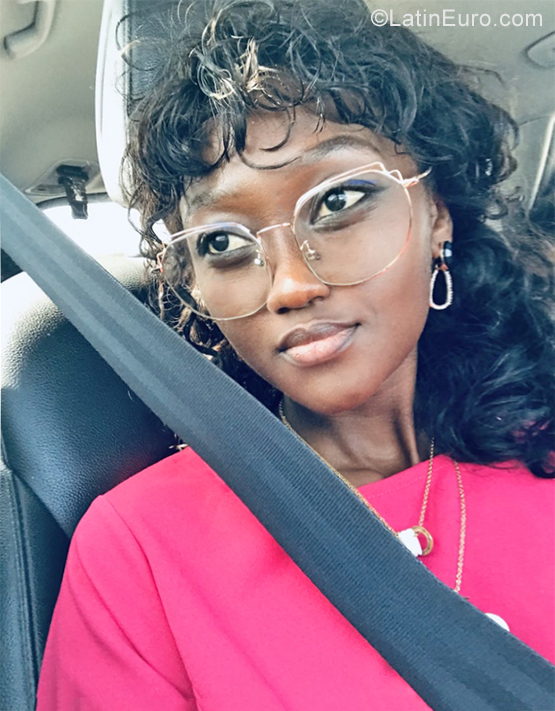 Date this tall Angola girl Joana from Luanda AO96