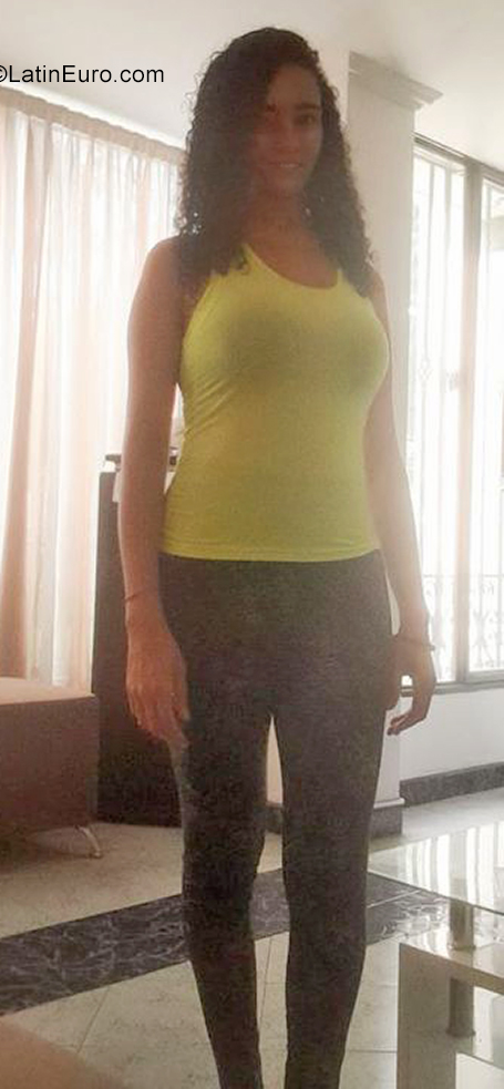 Date this gorgeous Colombia girl Diana from Cali CO31194