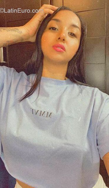 Date this hot United States girl Yafreisy from Brooklyn US21566