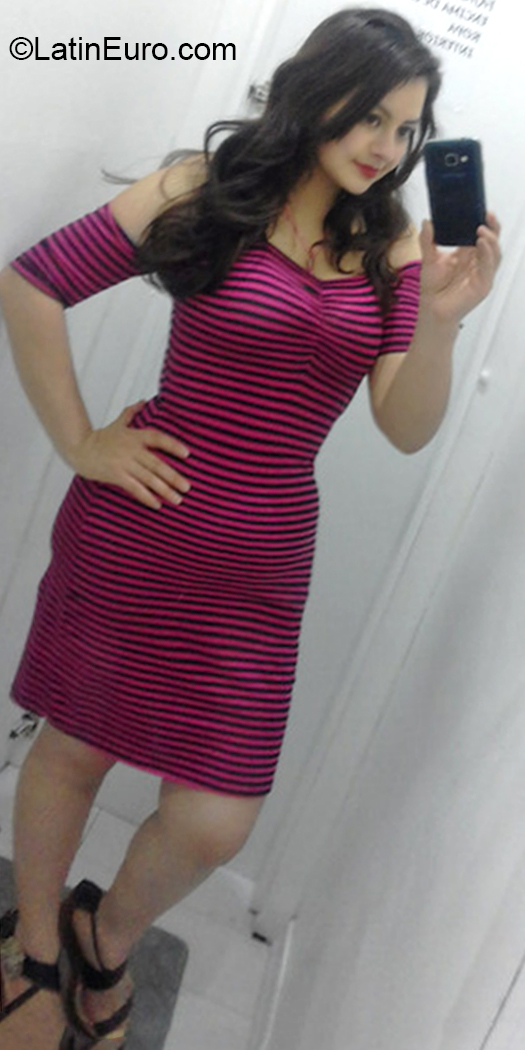 Date this lovely Ecuador girl Celia from Quito EC901