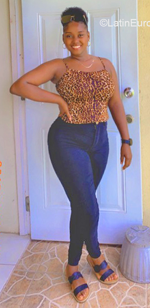 Date this beautiful Jamaica girl Danna from Kingston JM2735