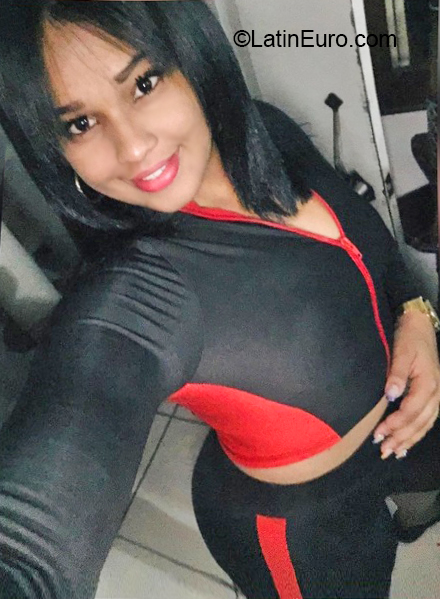Date this delightful Dominican Republic girl Genesis from Santiago DO40555