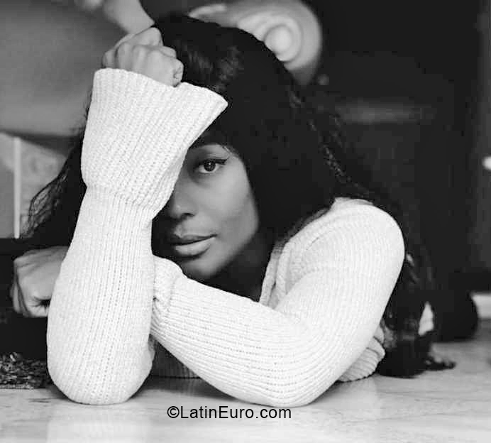 Date this gorgeous Colombia girl Su from Pal CO31332