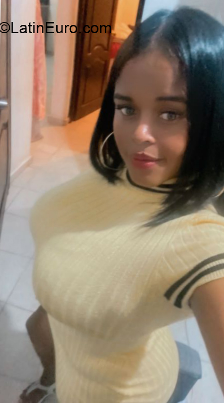 Date this young Dominican Republic girl Choco from Santo Domingo DO40591