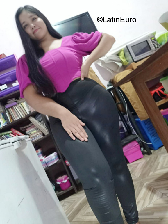 Date this gorgeous Bolivia girl Rosa from Santa Cruz BO136