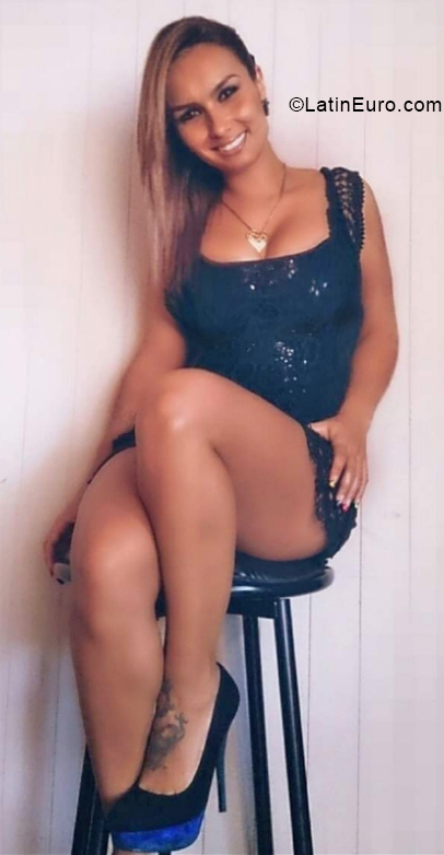 Date this hot Egypt girl Miller from Arabia CR503