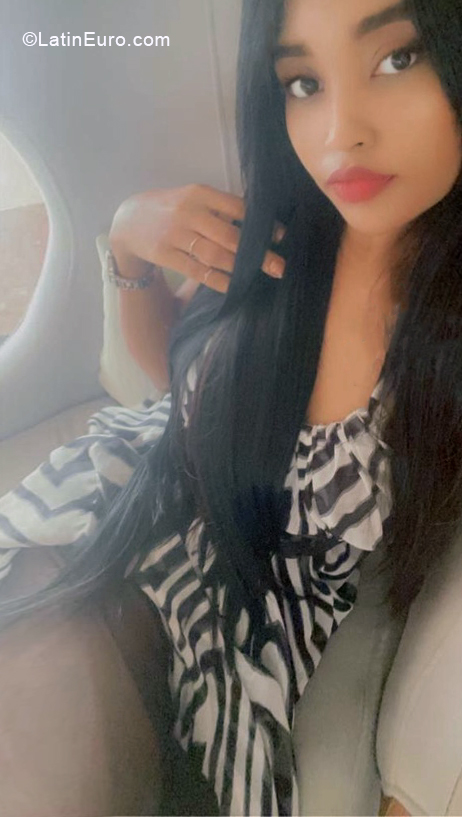 Date this cute Dominican Republic girl Moniestef from Santo Domingo DO40644