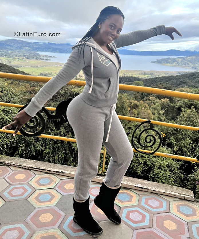 Date this tall Colombia girl Sandra from Cali CO31475