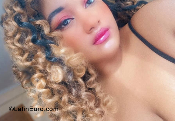 Date this attractive Spain girl Galilea Walter from Valencia ES697