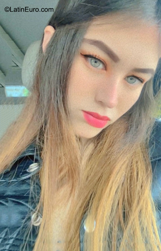 Date this beautiful Mexico girl Abi from Mexico City MX2583