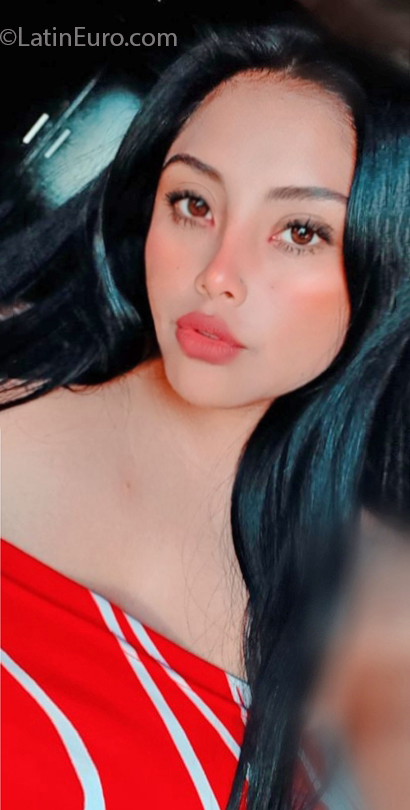 Date this happy Mexico girl Yaretzy from Mexico City MX2592