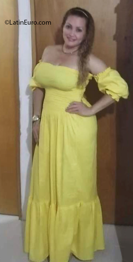 Date this foxy Colombia girl Beatriz from Barranquilla CO31640