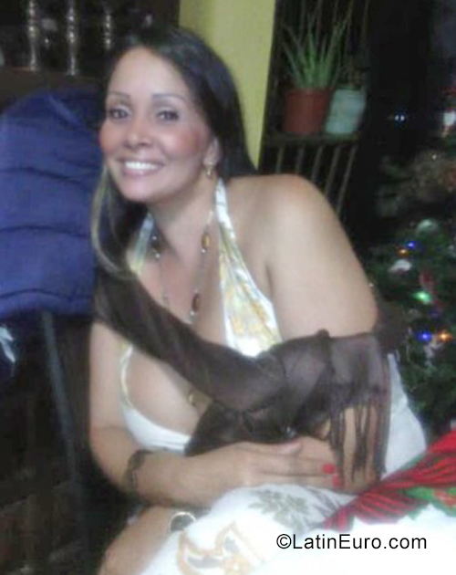 Date this foxy Venezuela girl Nela from Venezuela VE4196