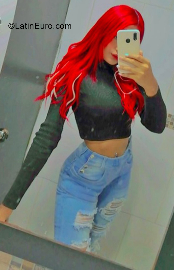 Date this sensual Venezuela girl Paola from Cara bo bo VE4199