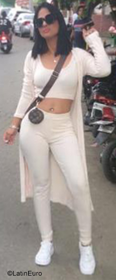 Date this tall Dominican Republic girl Yahaira from Santiago DO40780