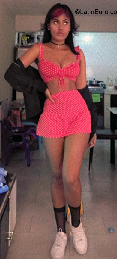 Date this beautiful Ecuador girl Carmen from Quito EC921