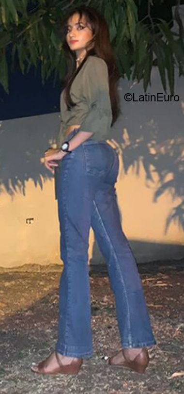 Date this beautiful Dominican Republic girl Nathaly from Santo Domingo DO40837