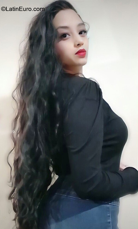 Date this sultry Mexico girl Wen from México MX2611