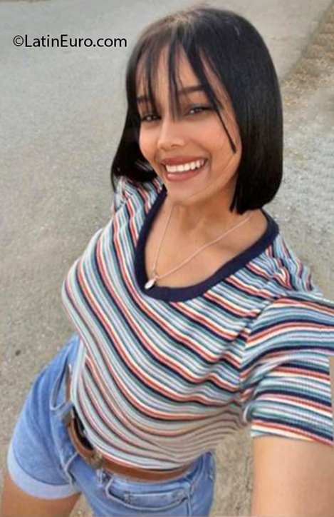 Date this georgeous Dominican Republic girl Blanca from Mao Valverde DO40896