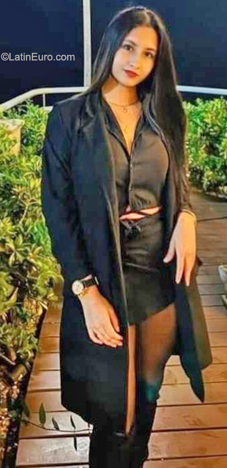 Date this funny Peru girl Isabel from Lima PE2015