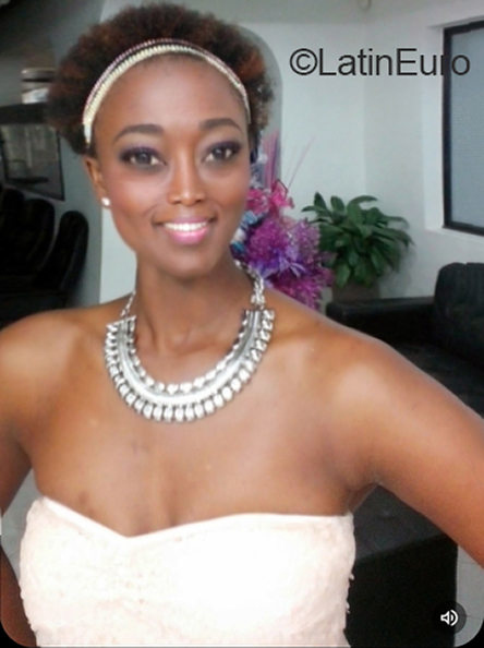 Date this nice looking Colombia girl Luz from Cali CO31902