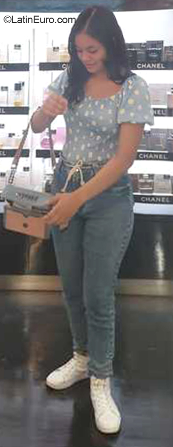 Date this hard body Brazil girl Jamily from Manaus BR12037
