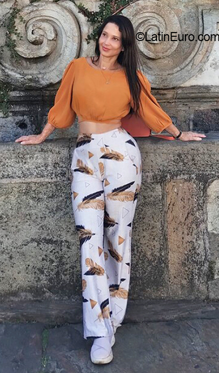 Date this delightful Brazil girl Diemes from Belo Horizonte BR12053