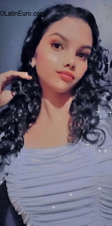 Date this attractive Venezuela girl Yorgelis from Ojeda VE4252