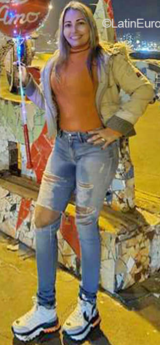 Date this athletic Colombia girl Monica from Santa Marta CO31986