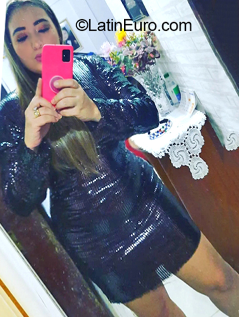 Date this charming Brazil girl Raquel from Belem BR12122