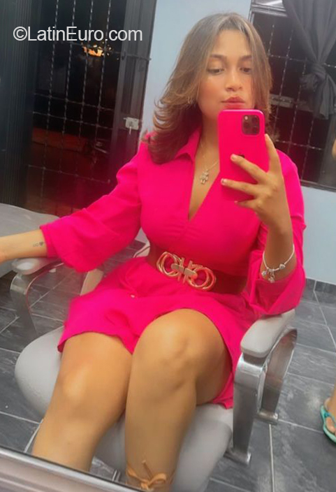 Date this happy Colombia girl Marsh from Valledupar CO31990