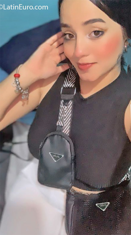 Date this georgeous Colombia girl Daniela from Cucuta CO32003