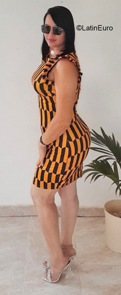 Date this lovely Dominican Republic girl Carolina from Santiago DO41077