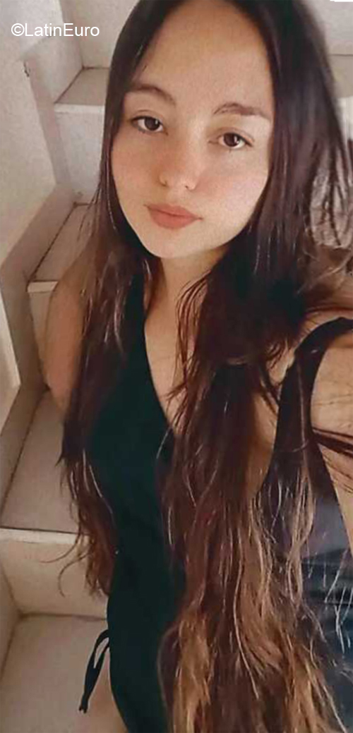 Date this voluptuous Argentina girl Florencia from Buenos Aires AR895
