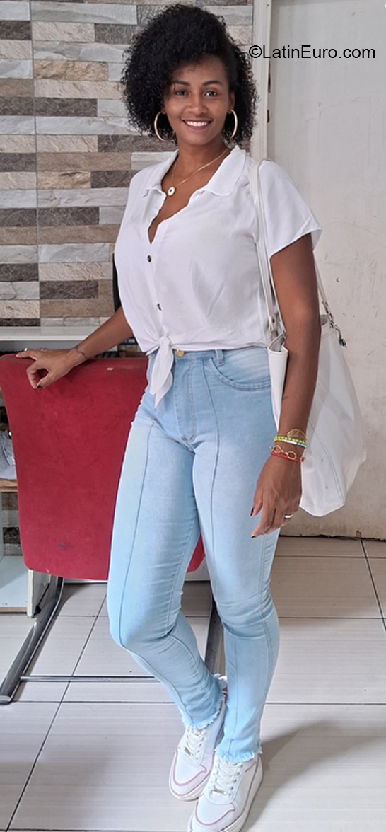 Date this sensual Brazil girl Joice Oliveira from Rio De Janeiro BR12221