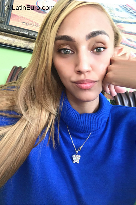 Date this hot Dominican Republic girl Marleny from San Francisco De Macoris DO41140