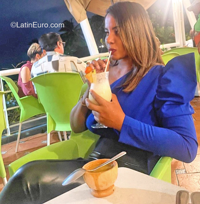Date this funny Dominican Republic girl Pam from República Dominicana DO41183