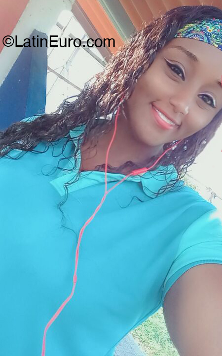 Date this attractive Panama girl Ashlen from Panama PA1335