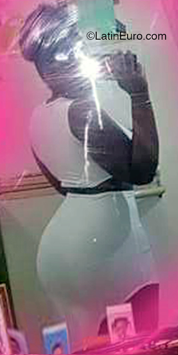 Date this georgeous Dominican Republic girl Nathalia from Santo Domingo DO44004