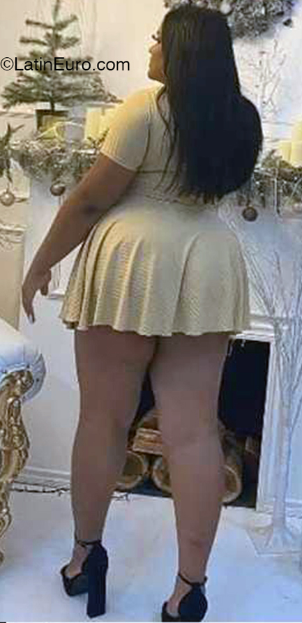 Date this hard body Dominican Republic girl Berenice from Santo Domingo DO45313