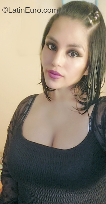 Date this foxy Peru girl Maricruz from Arequipa PE2046