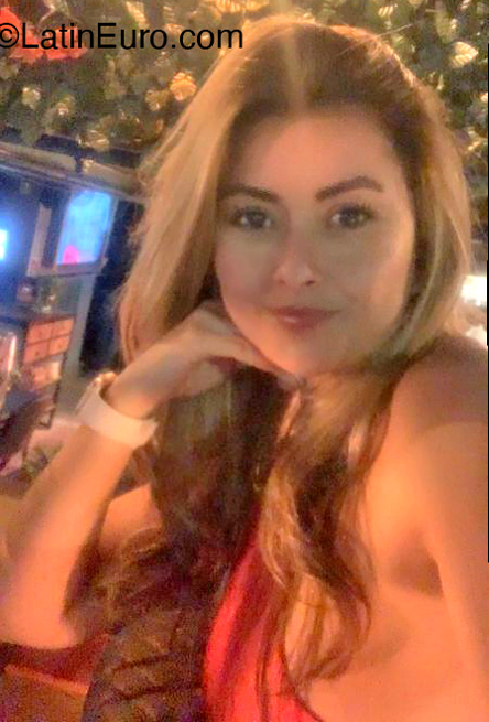 Date this hot Colombia girl Maria from Bogota CO32471