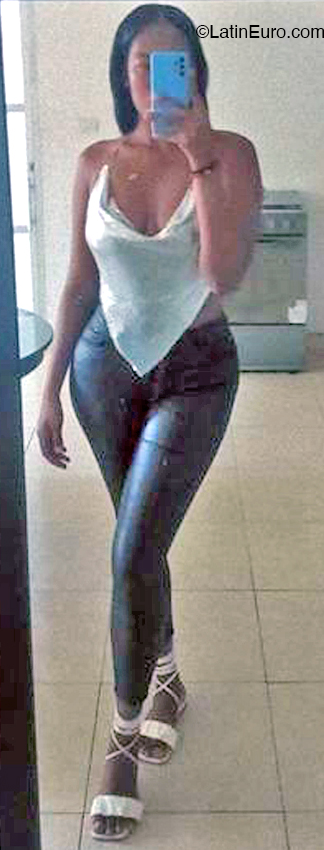 Date this sultry Colombia girl Nayelly from Bogota CO32495