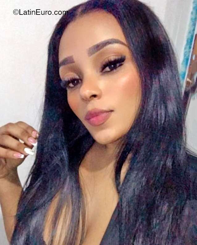 Date this sultry Colombia girl Maria from Medellin CO32511